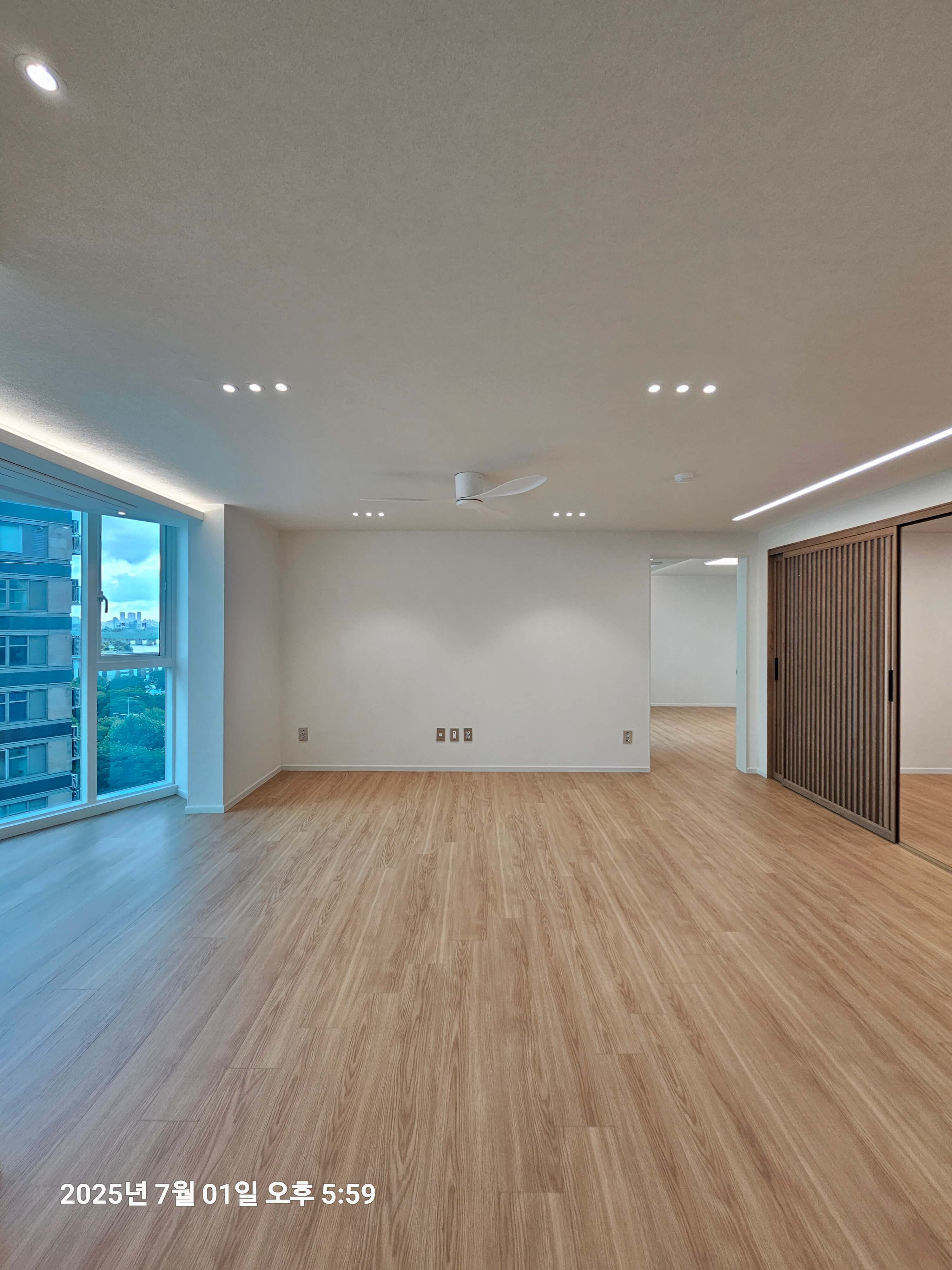 40평대 아파트 인테리어 강마루 바닥재 시공후기