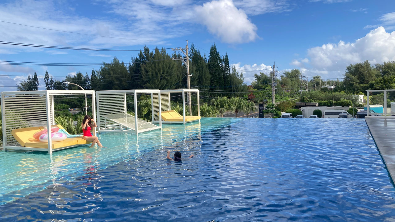 BEB5 Swimming in an outdoor pool in Seragaki, Okinawa.