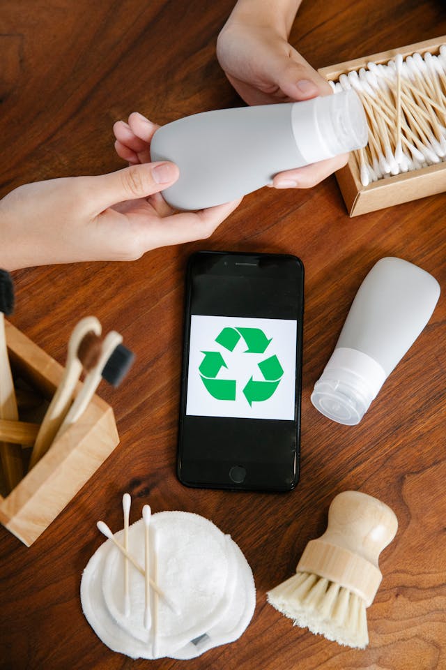 미세 플라스틱과 환경 오염: 인식과 대응 전략