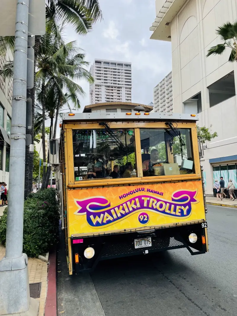 waikiki_trolley