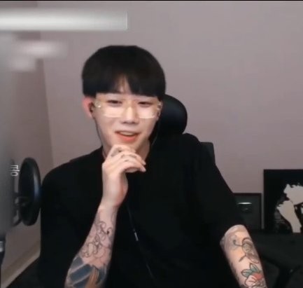 '궁금한 이야기Y에서 BJ 백승찬의 폭력, 도박, 마약 범죄를 일으키고 돌연 잠적한 이야기가 소개되었다.