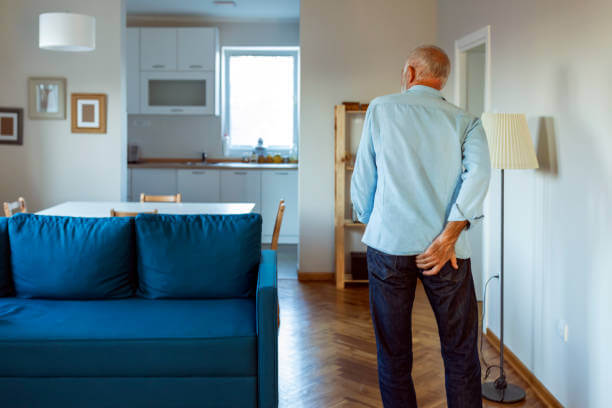 엉덩이 종기 원인과 관리하는 방법, 종기는 누구나 한 번쯤은 겪을 수 있는 흔한 질환이지만, 안일하다고 생각해서 치료를 하지 않는다면 삶의 질이 떨어질 수 있습니다. 특히 엉덩이 종기는 일상생활에 지장을 줄 수 있어 엉덩이 종기의 원인을 파악하고 병변에 맞는 치료를 진행하는 것이 매우 중요합니다. 참고해주세요.