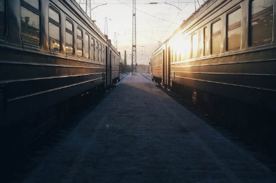 상하행선 마주 있는 열차