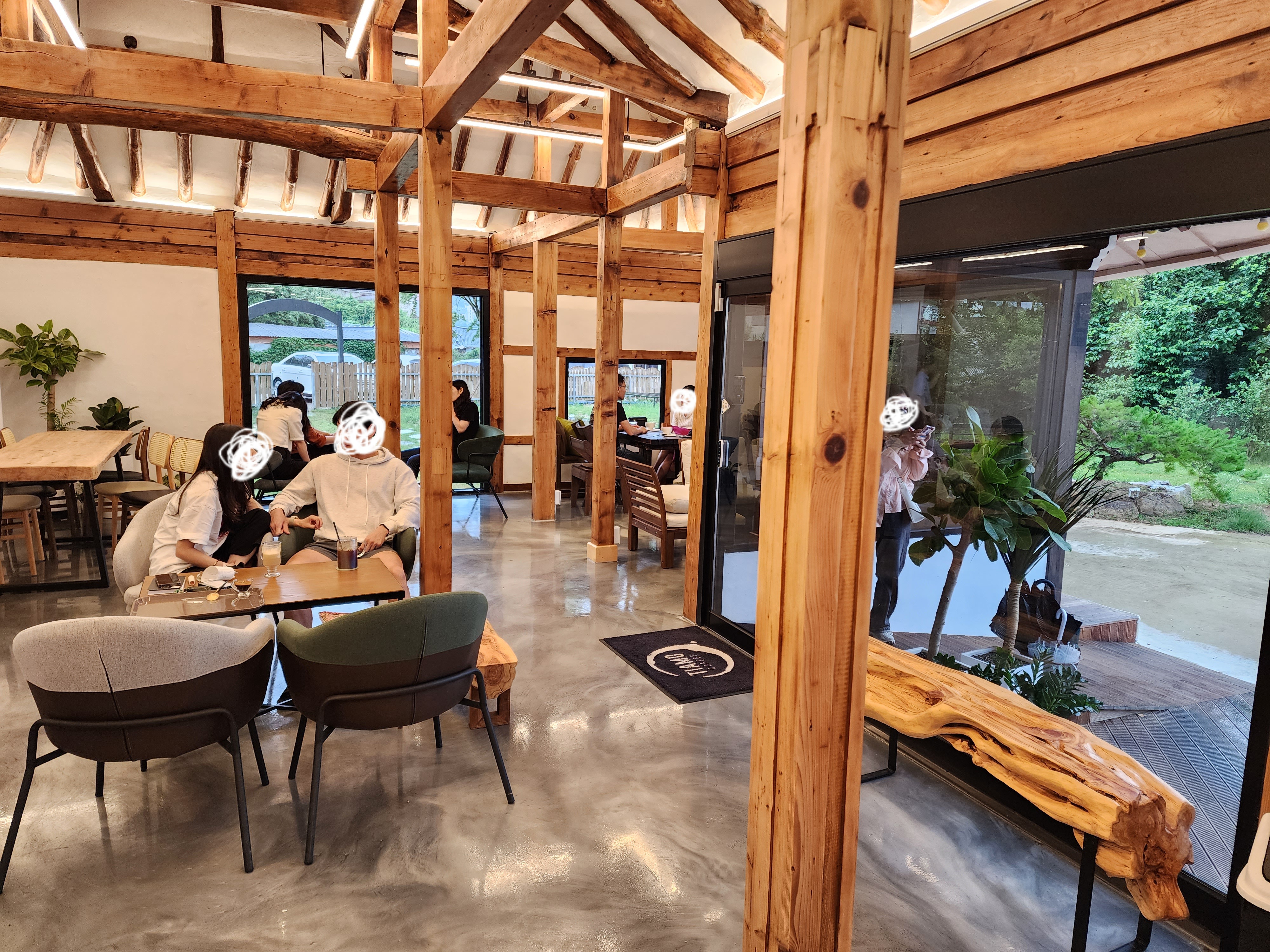 카페 띠아모 내부모습