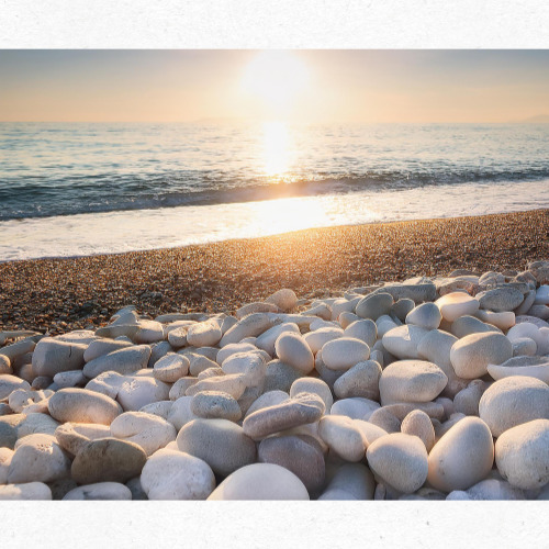 몽돌 위를 흐르는 거제 파도