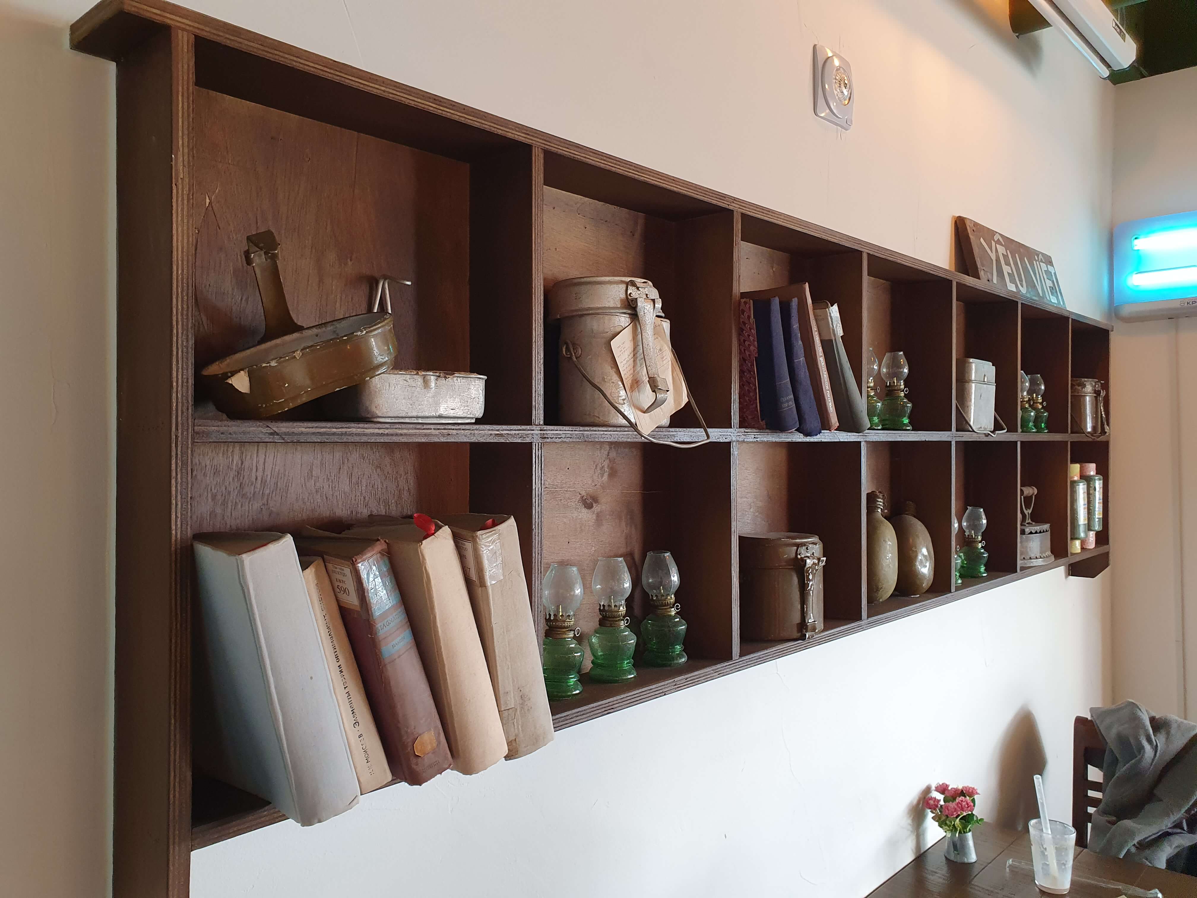 민락동(광안리해수욕장) 까페 콩카페-책장