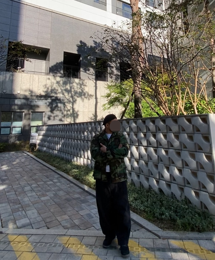 데일리룩('25. 10. 16.)자라 헌팅캡, 미군 미해병 야상 자켓 셔츠 밀리터리 자켓 셔츠, 무신사스탠다드 베이직 티셔츠, 무신사스탠다드 데님와이드 벌룬팬츠, 나이키 킹맨 레더