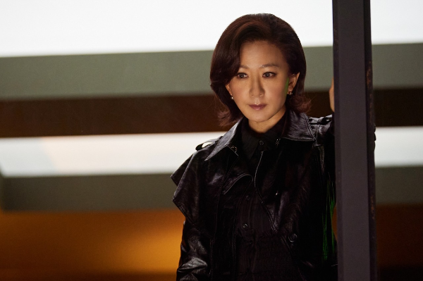 영화-데드맨-김희애-조진웅-스틸컷