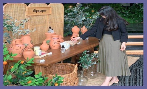 블라우스와 매치되는 플레어 스커트 코디 8가지