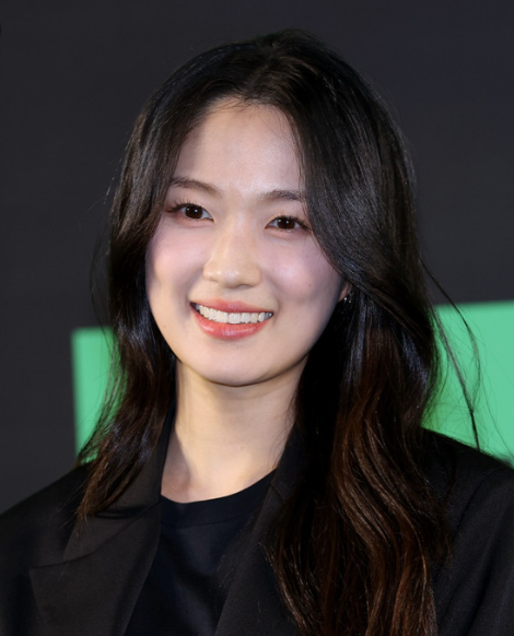 코스모폴리탄 김혜윤 화보