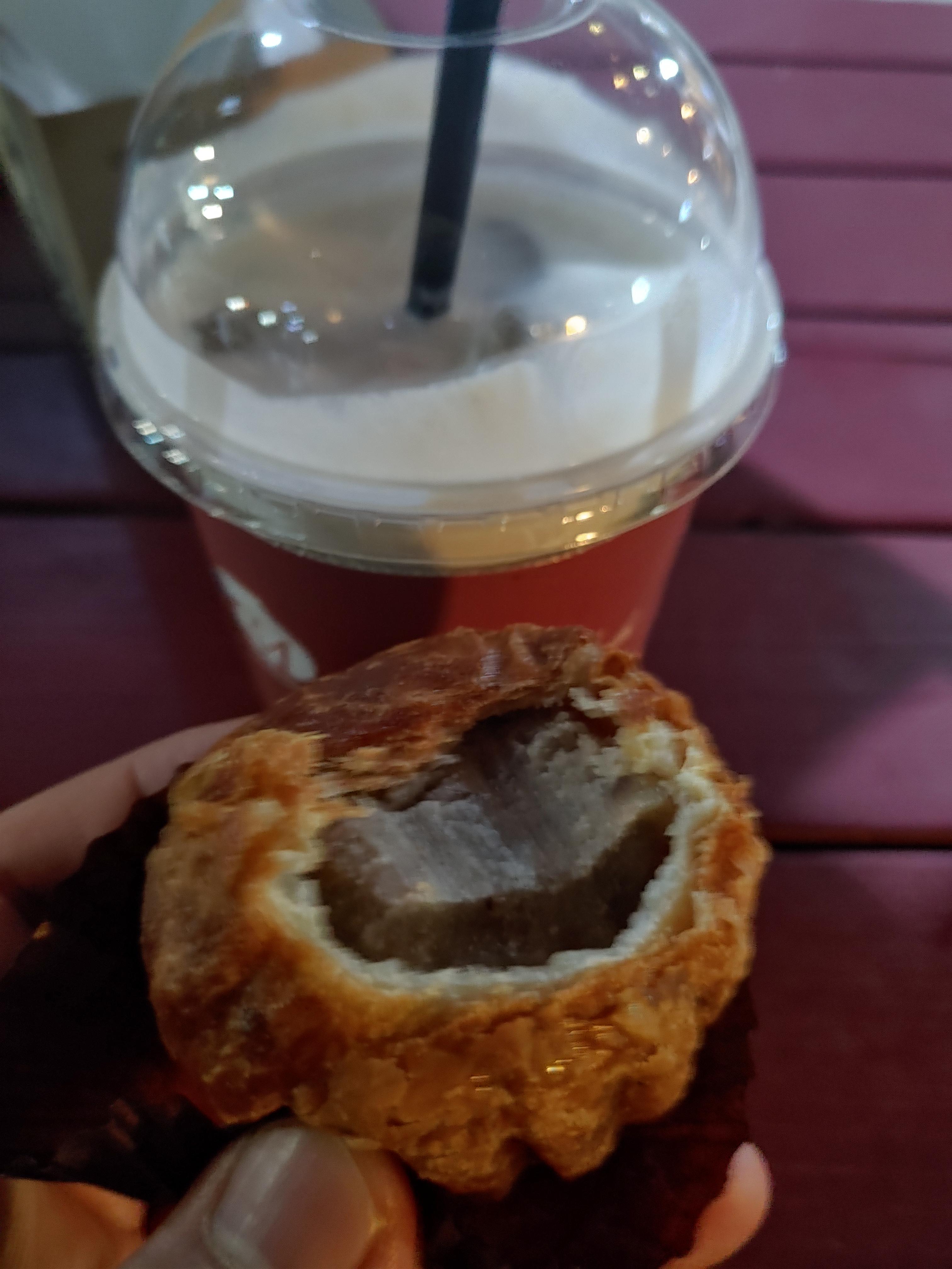 베이커리 밤마을의 공주밤라떼