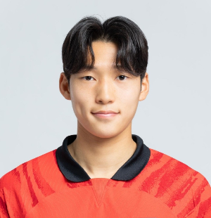 북중미 월드컵 3차 예선 미드필더 라인업 - 배준호