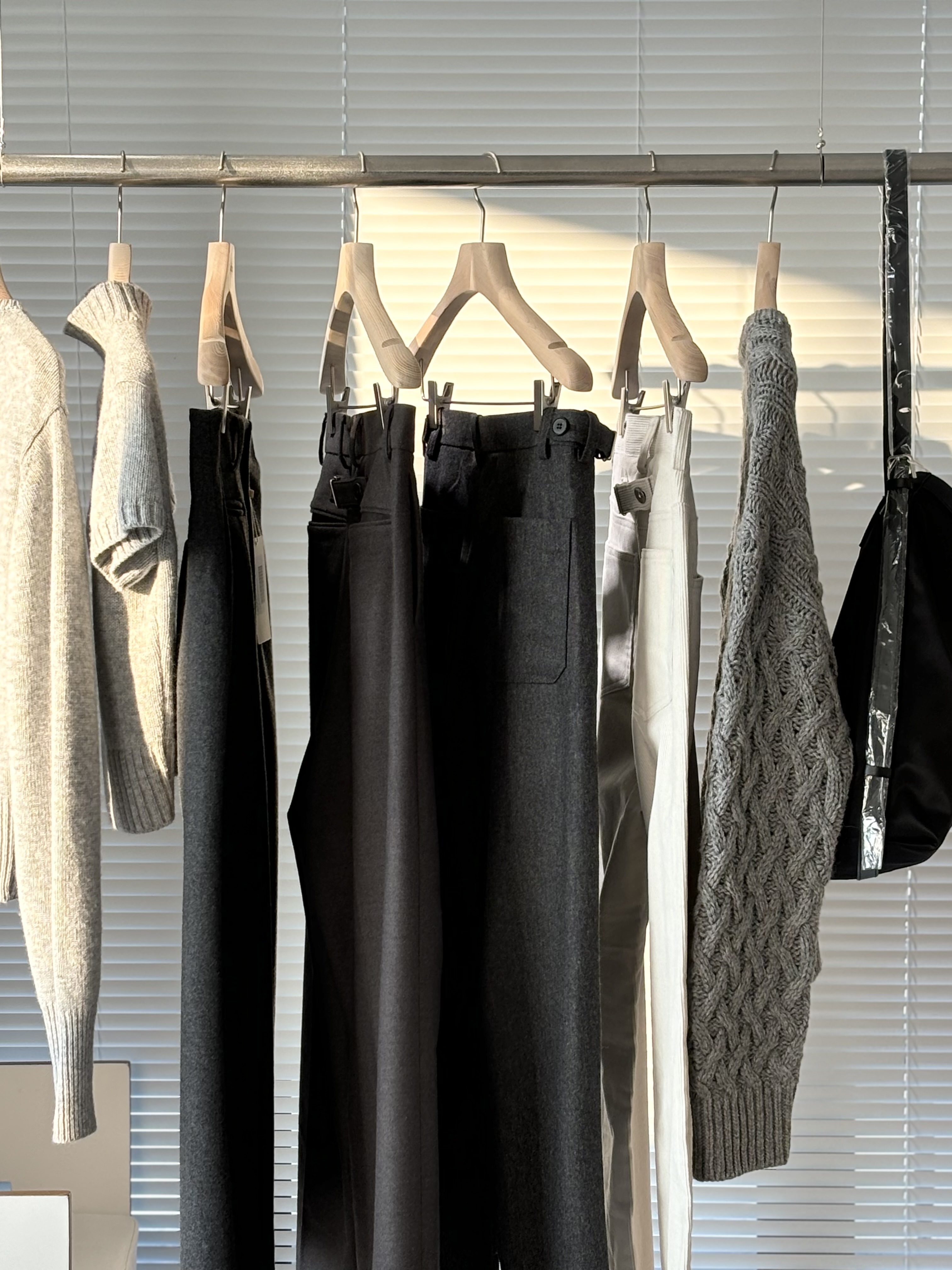 미니멀 디자인 브랜드, 옷에 담긴 그들의 이야기 관련 사진