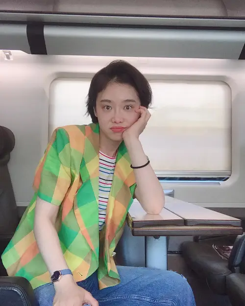 김히어라