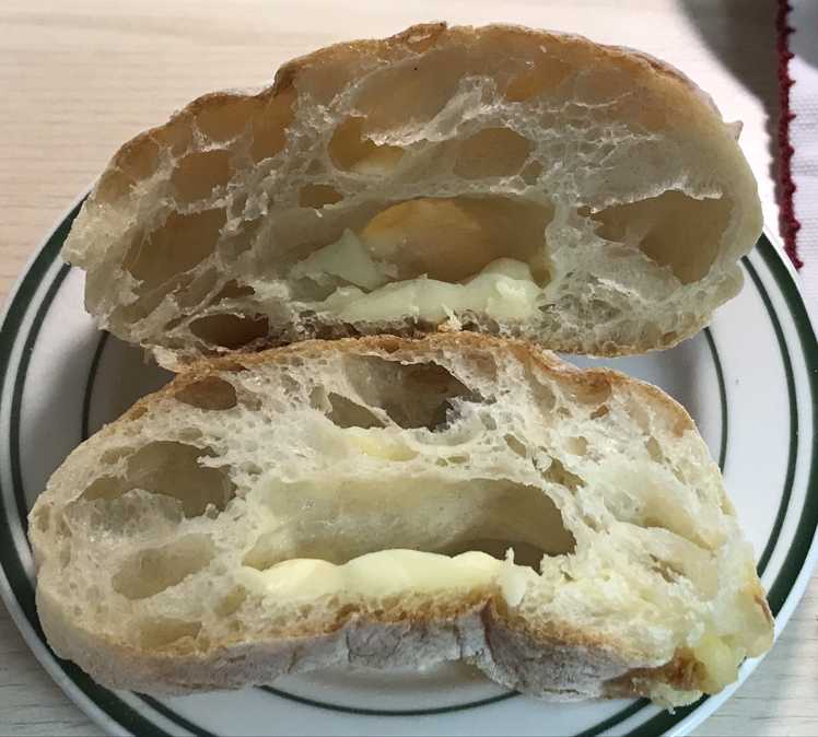 치즈 치아바타 단면