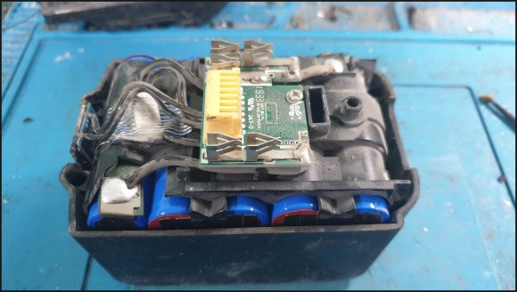 마끼다 9A 배터리 리필 완료