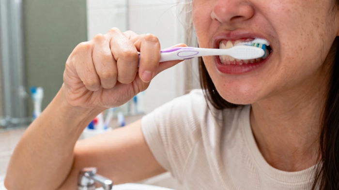 잇몸이 내려 앉을 때