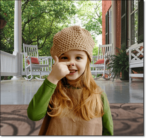 코로 장난하는 여아