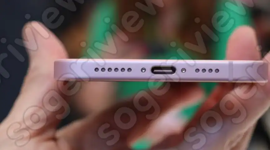 USB-C 포트가 있는 아이폰 15