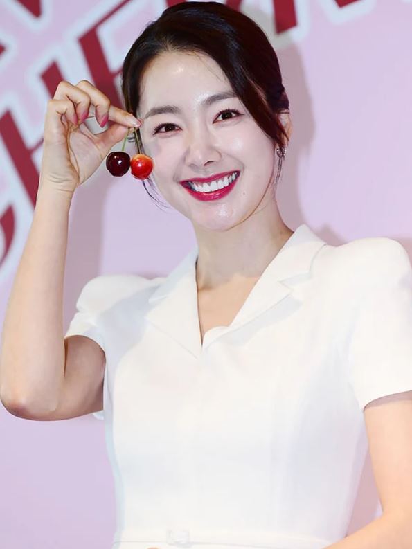 활짝 웃고있는 소이현 프로필 사진