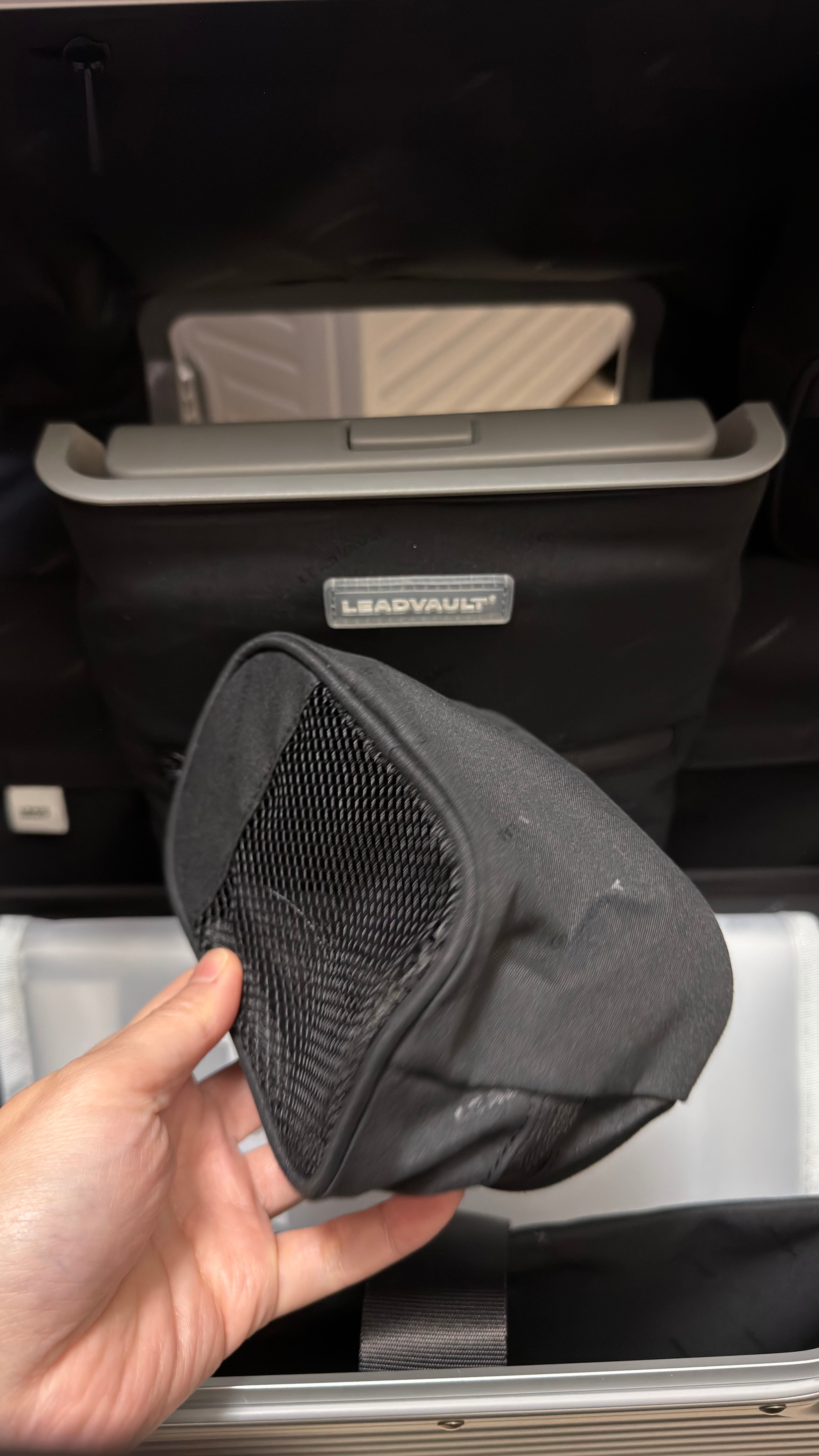 리드볼트 캐리어 플랩