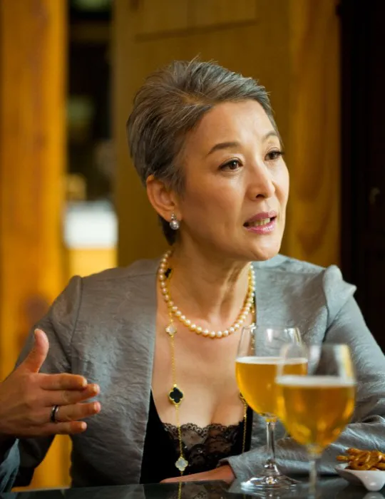 윤석화 향년 69세... 대한민국 큰 별이 지다