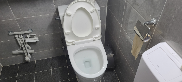 세면대 선반 물때 화장실 청소 유한락스 멀티액션 화장실청소용 물때 비누때 변기 청소