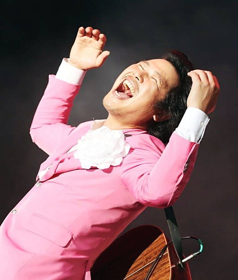 가수-육중완