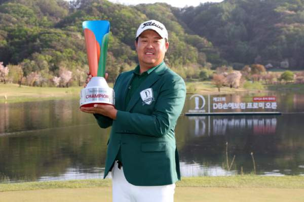 KPGA 이상엽 프로필 총정리: 10년 만의 우승 나이 상금 예비신부 캐디와 세운 역대급 신기록