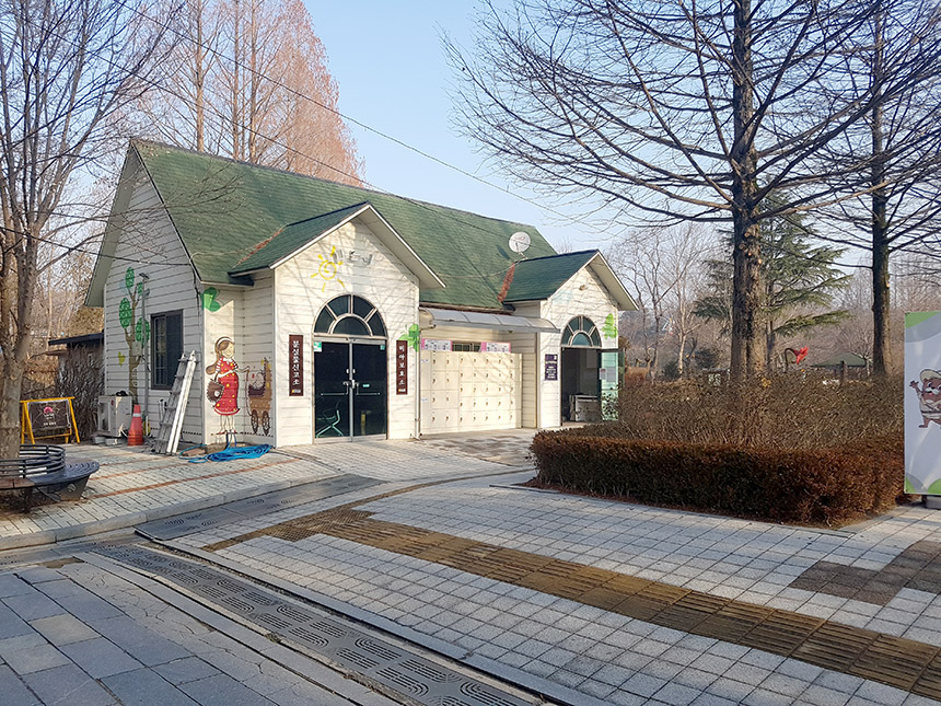 전주 동물원 화장실