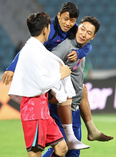 황희찬 부상