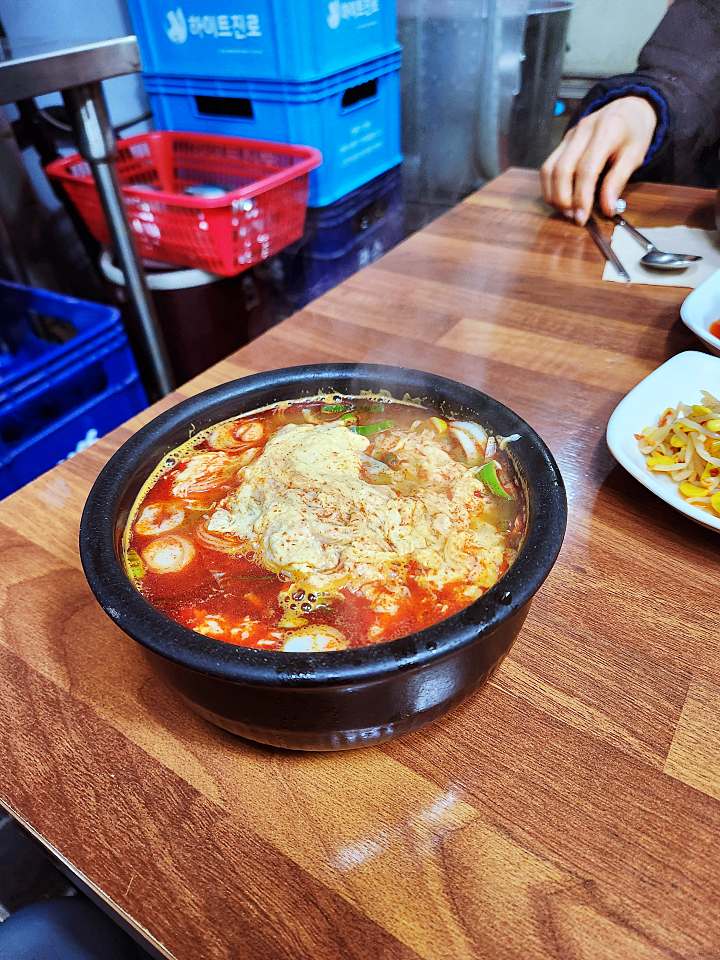 토요일은 밥이좋아 예산 삽교 옛날 국밥 맛집 해장국 먹으러 왔다가 소주 안주 각 예산10미 현지인 추천 토밥 좋아 방송정보