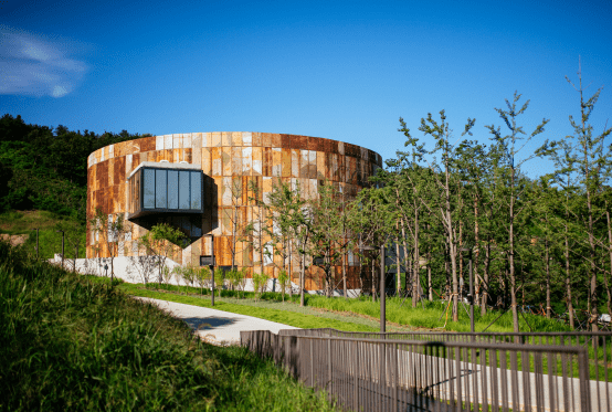 관광지가 된 1급 보안시설들