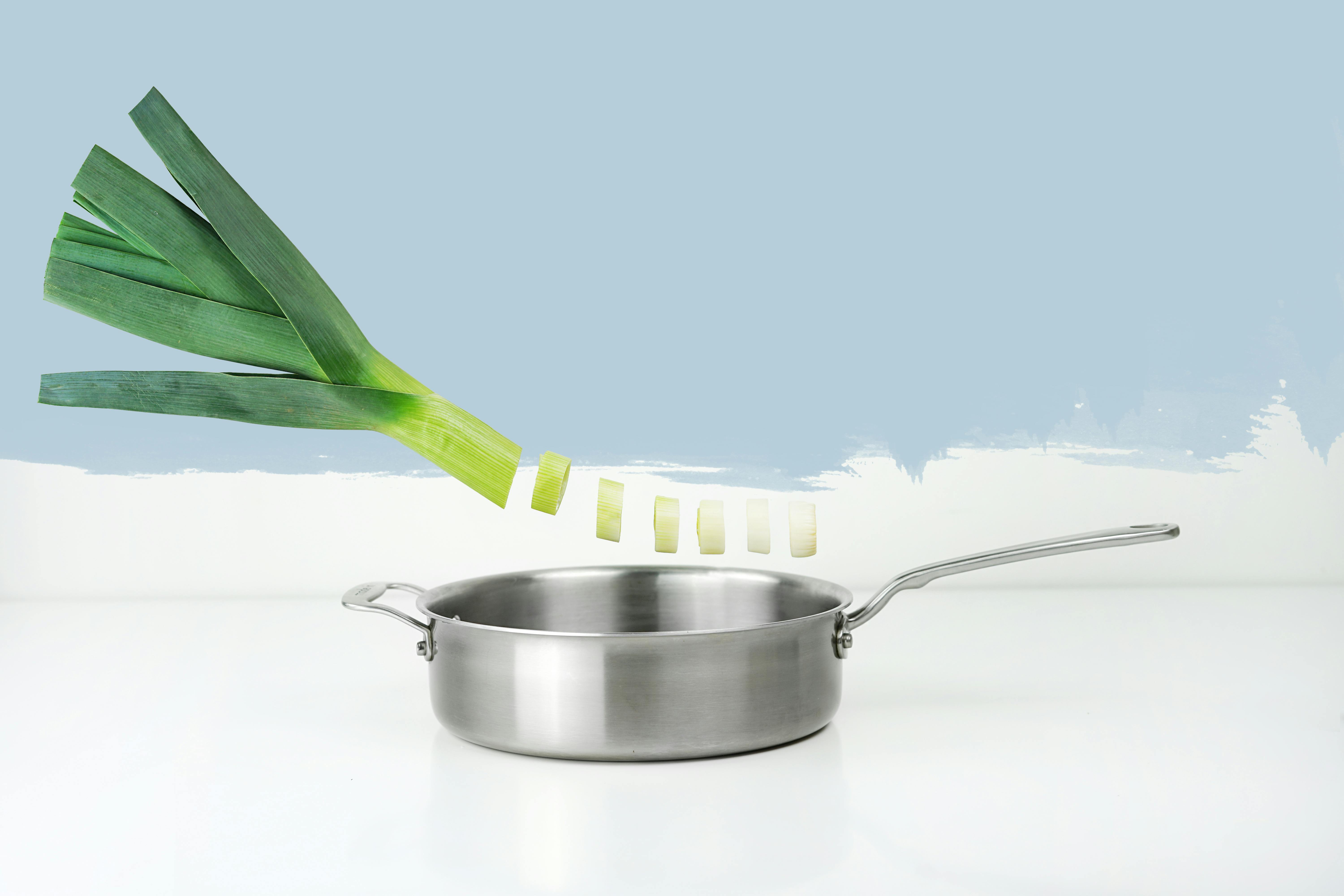 스테인레스 탄 냄비를 말끔하게 제거하는 '만능 콜라 세제'