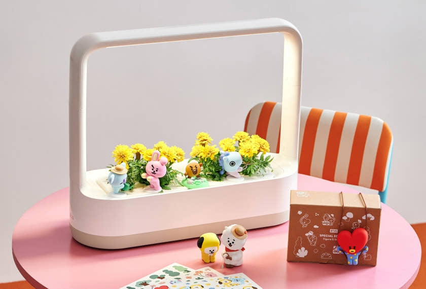 IPX(舊 라인프렌즈)와 협업한 BT21 피규어 7종과 스티커가 들어간 틔운 미니 BT21 스페셜 에디션