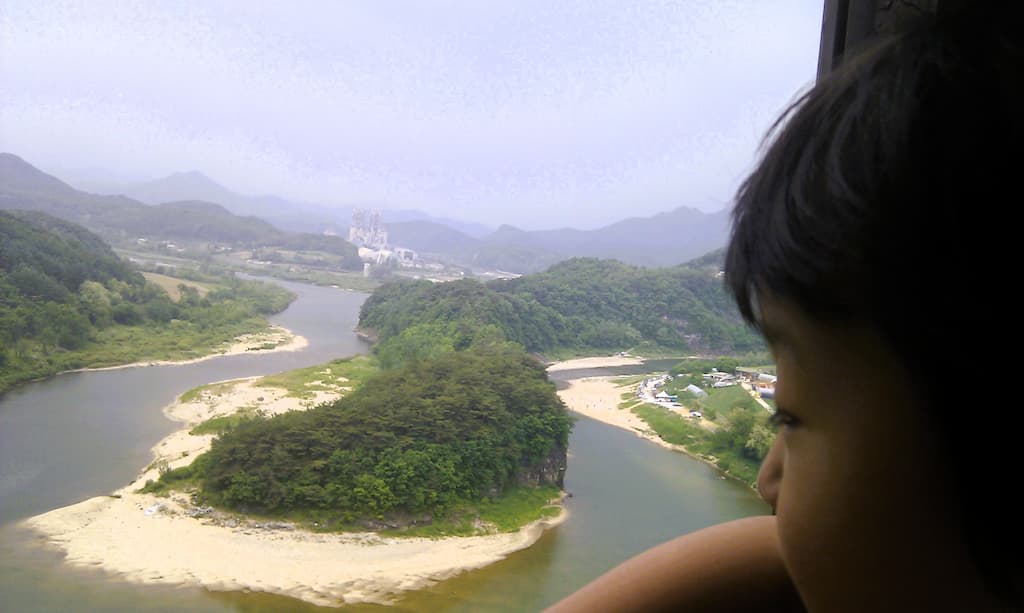 2012년 한반도지형 사진