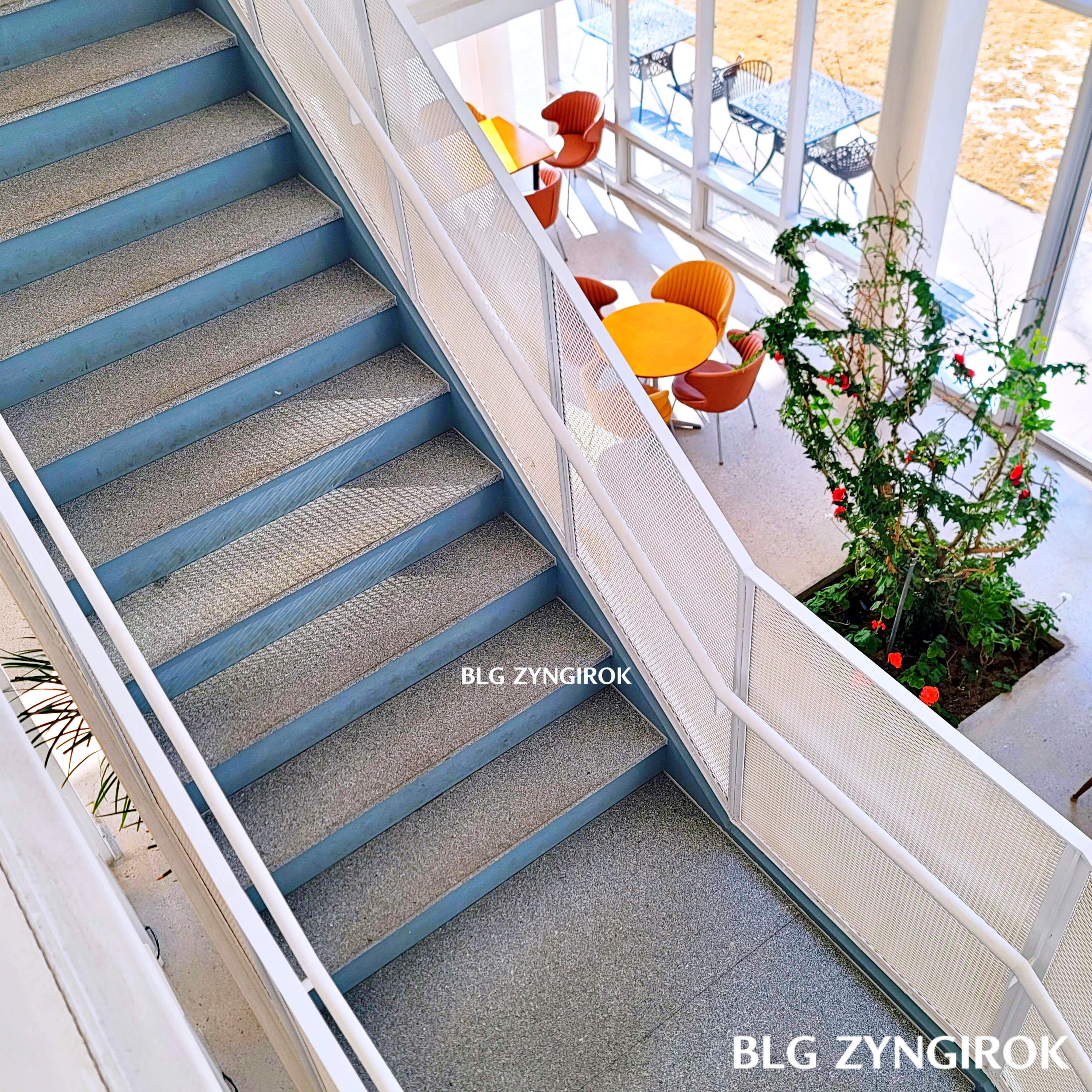 양주 카페 닛다 내부 - 계단 모습이다.