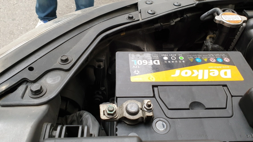 운전석 헤드라이트 본체 모습