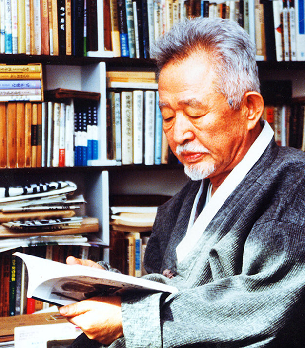 구상 시인의 시 : 홀로 와 더불어