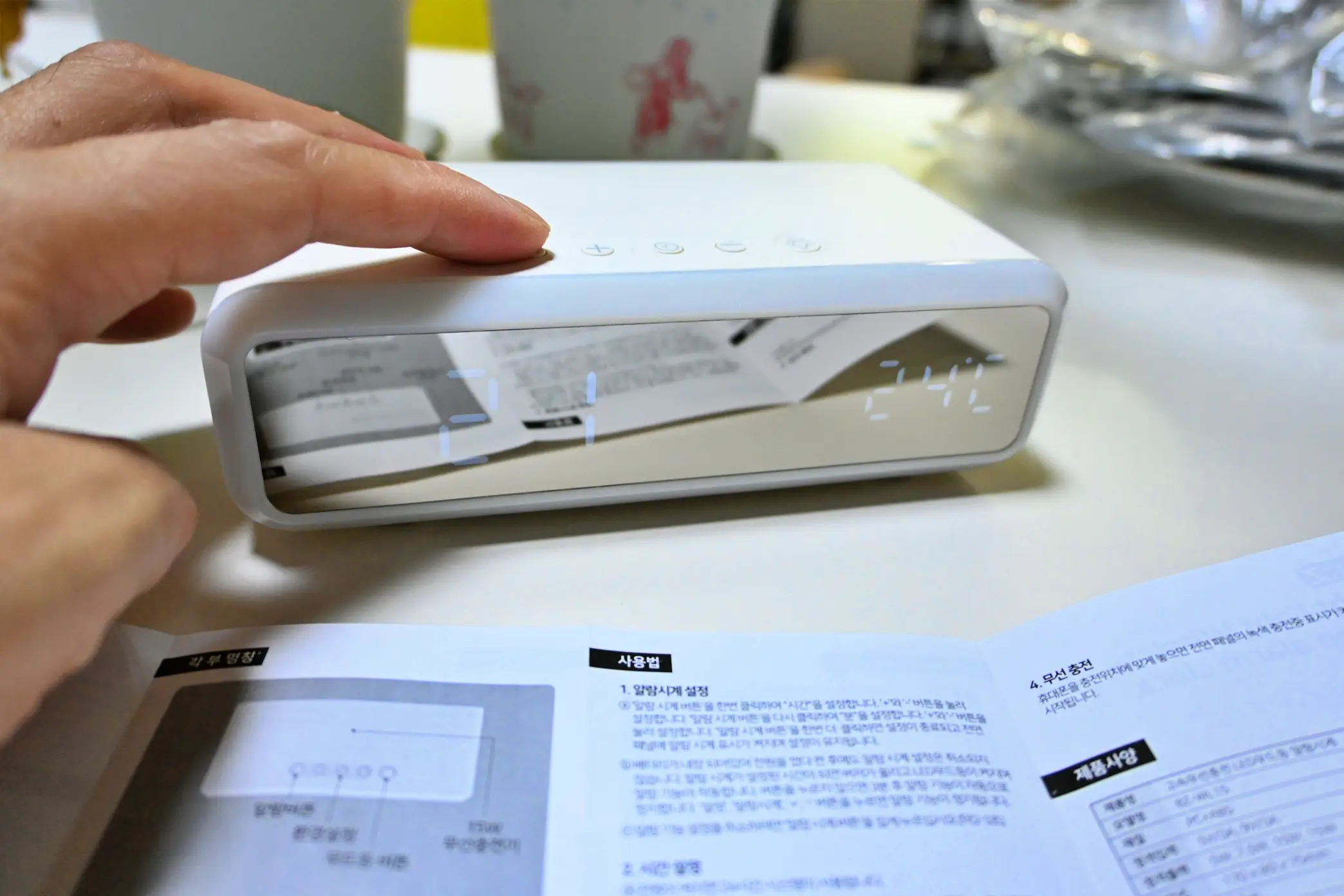 LED 무등과 알람시계 기능이 있는 고속무선충전기 사진8