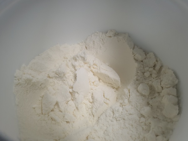 입자가-고운-산양유-분말