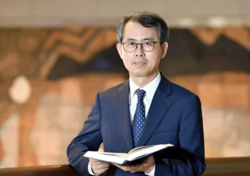 이흥구 판사