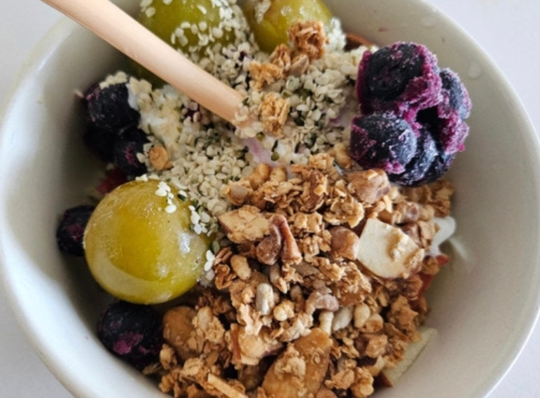 카무트 효소 요거트에 섞어 디저트처럼 먹기 이미지