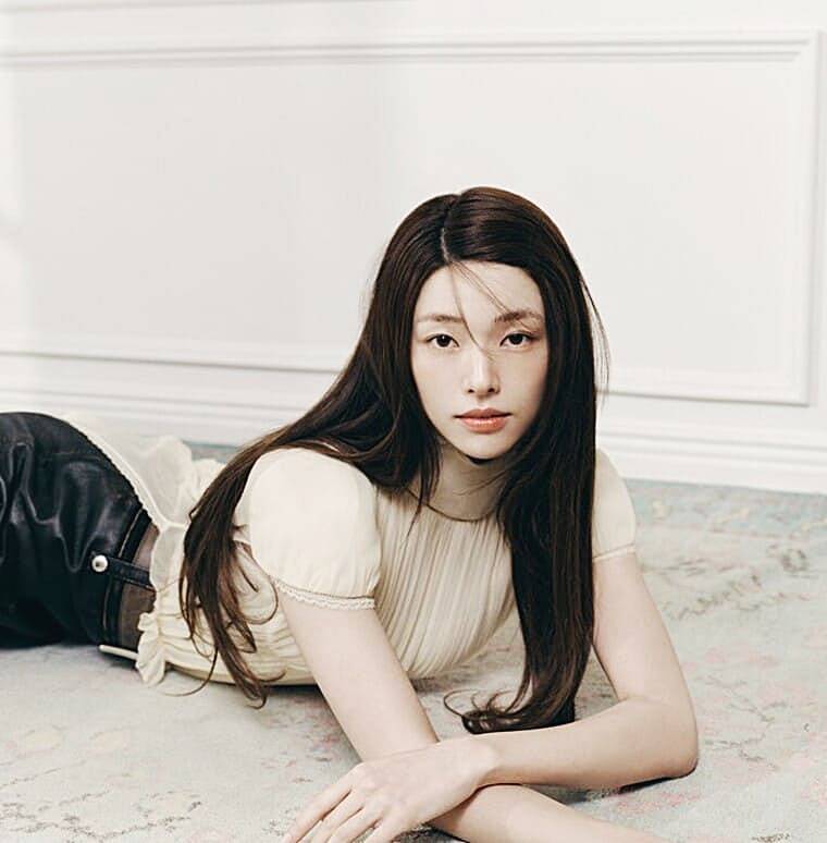 배우-하영