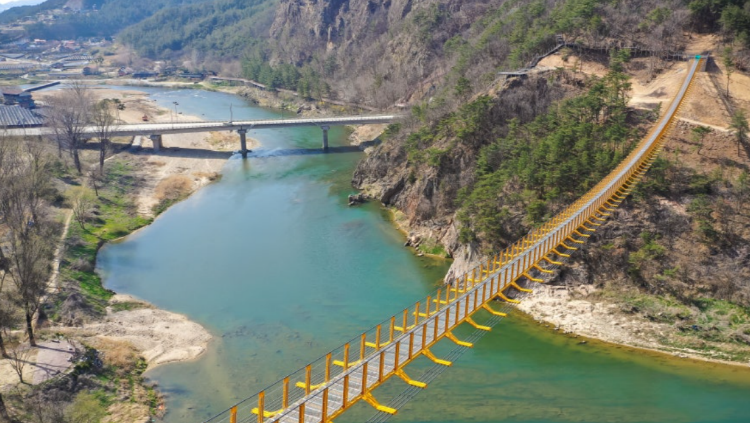 월영산 출렁다리