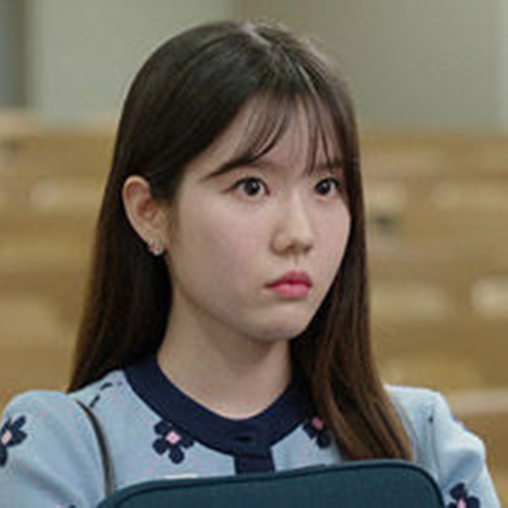 국가대표 와이프 등장인물