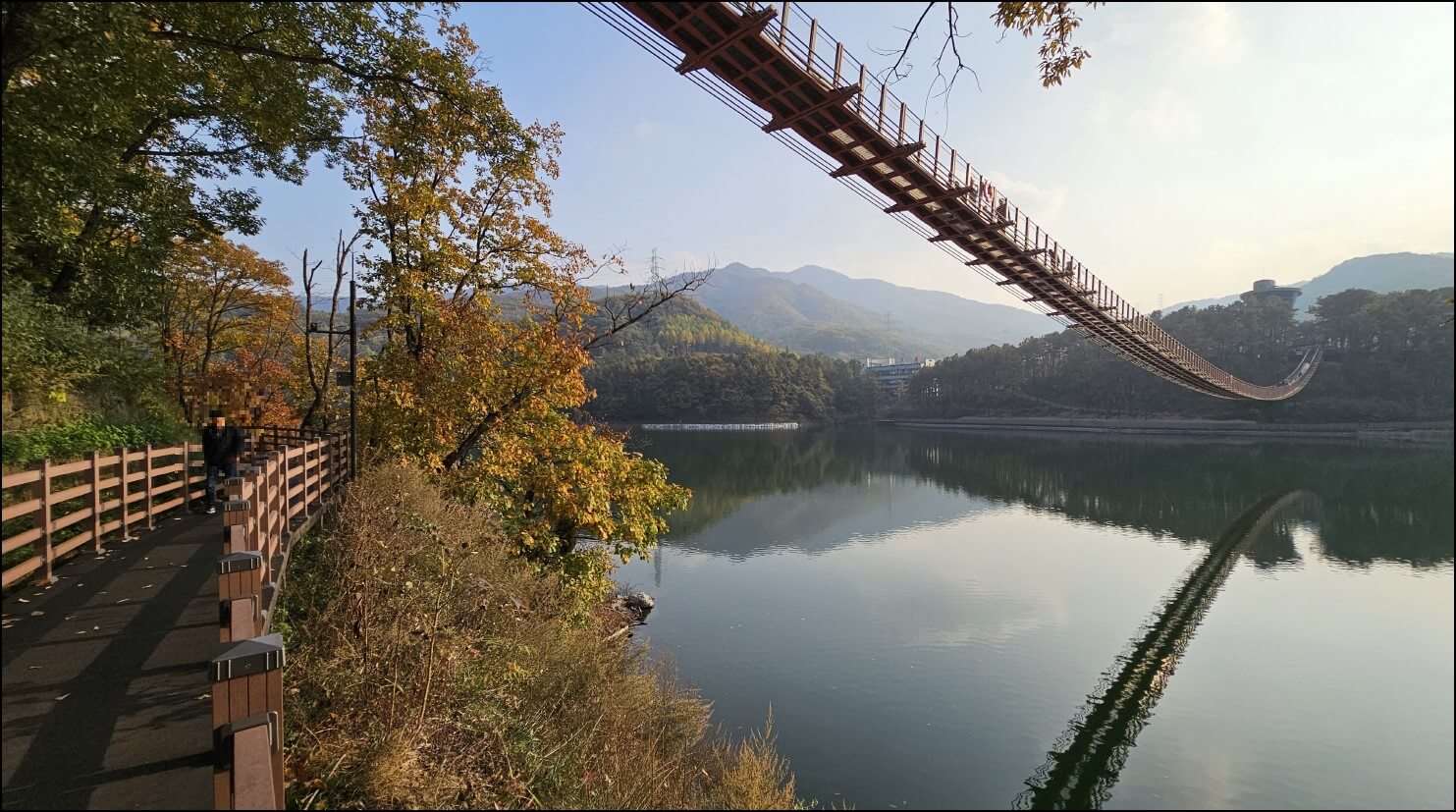 산책로에서 바라본 마장호수