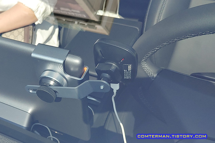 테슬라 스마트폰 거치대 모니터 고정식 비접착