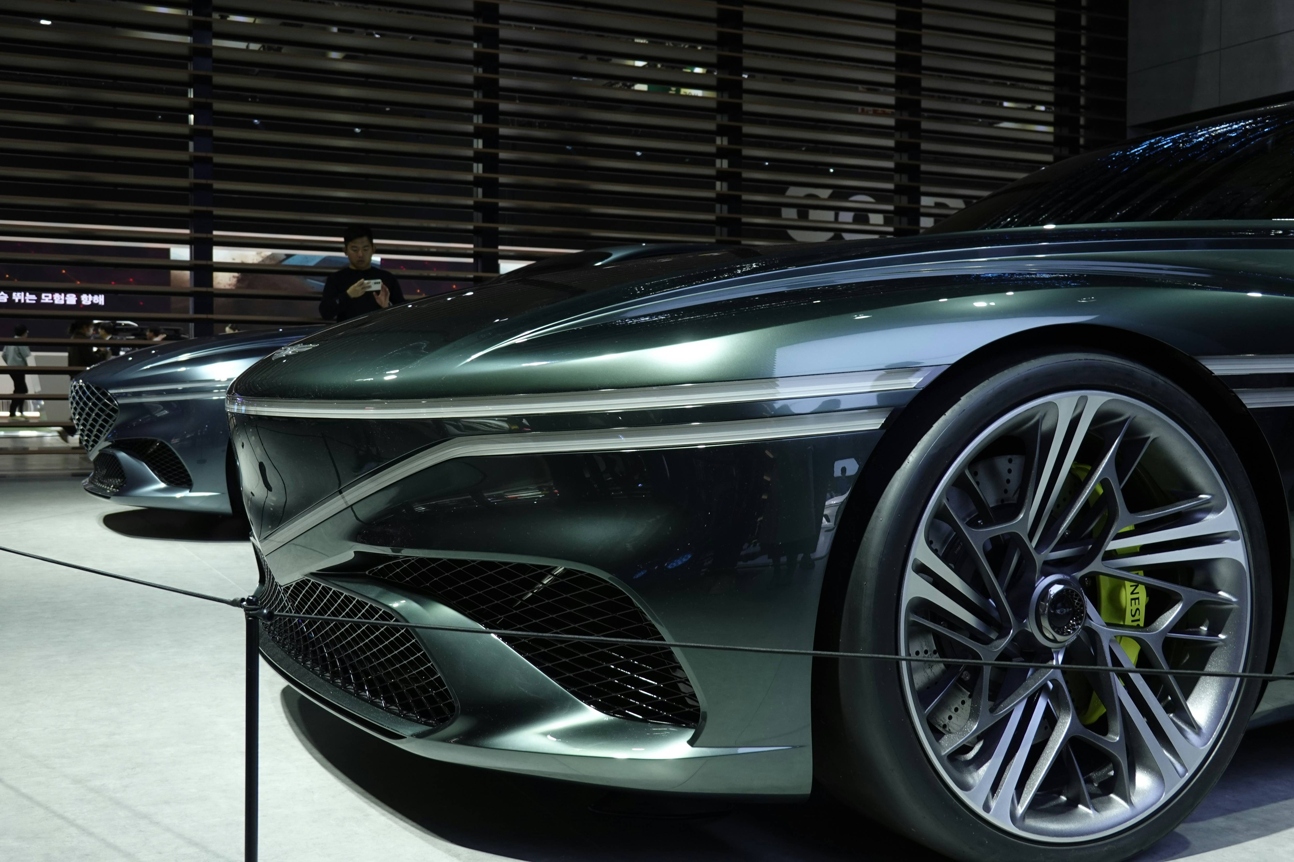 자동차 및 페달 이미지