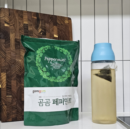 물병에 냉침출한 쿠팡 곰곰 페퍼민트